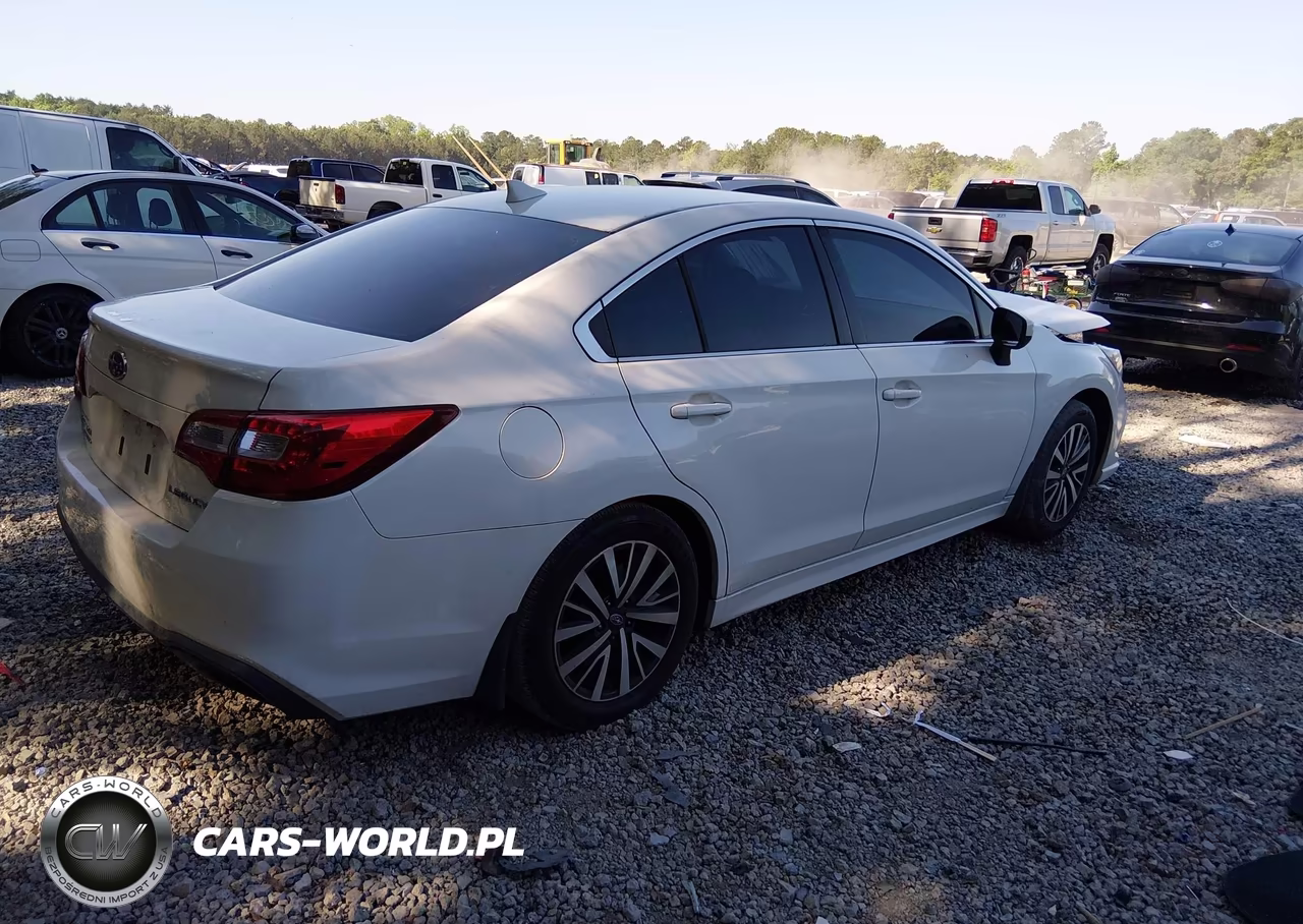 2018 Subaru Legacy 2.5I Premium VIN:4S3BNAC65J3016906 - 4