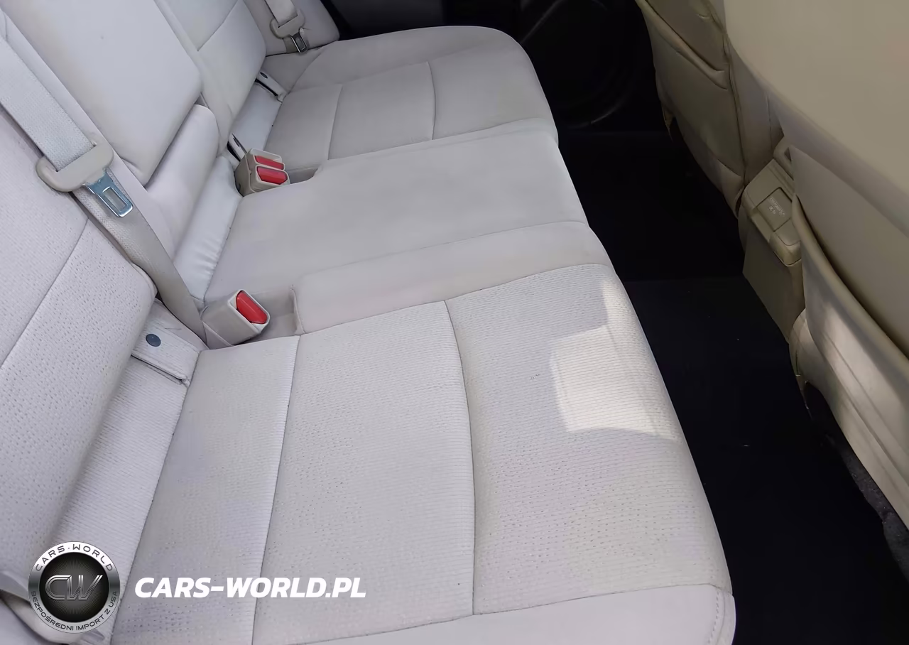2018 Subaru Legacy 2.5I Premium VIN:4S3BNAC65J3016906 - 8