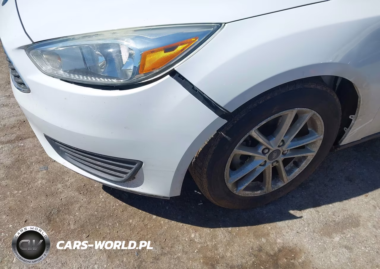 2018 Ford Focus Se VIN:1FADP3F22JL327318 - 6