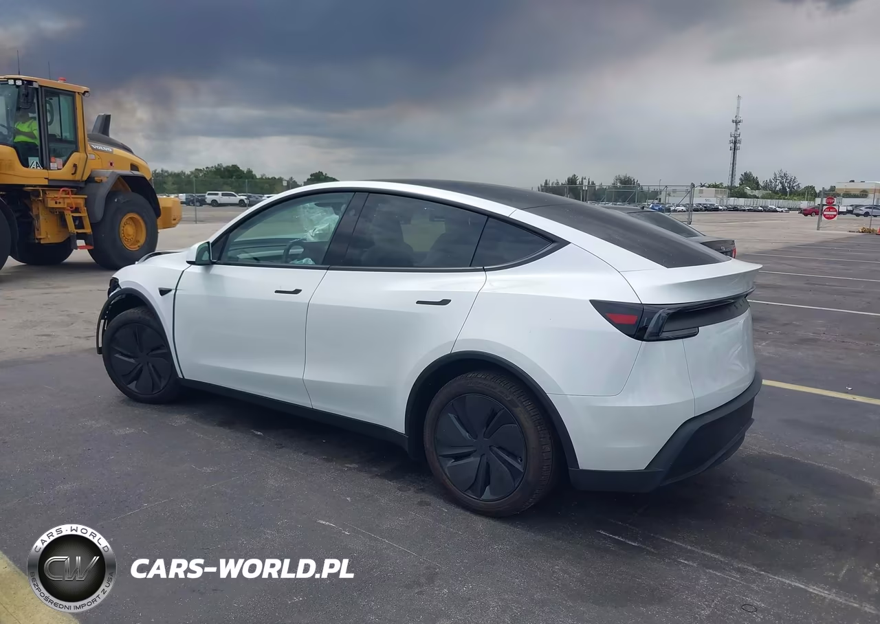 2026 Tesla Model Y VIN:7SAYGDED1TA580057 - 3