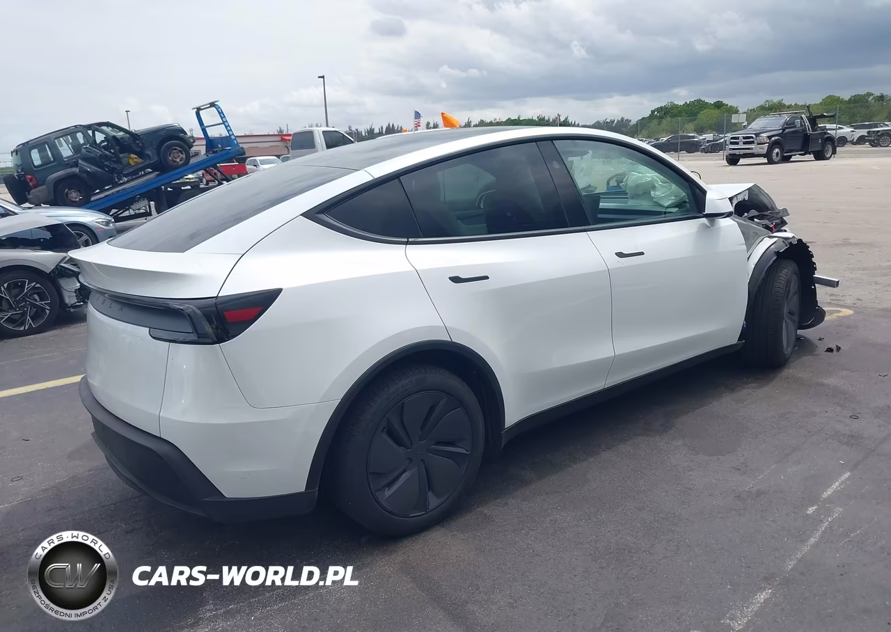 2026 Tesla Model Y VIN:7SAYGDED1TA580057 - 4