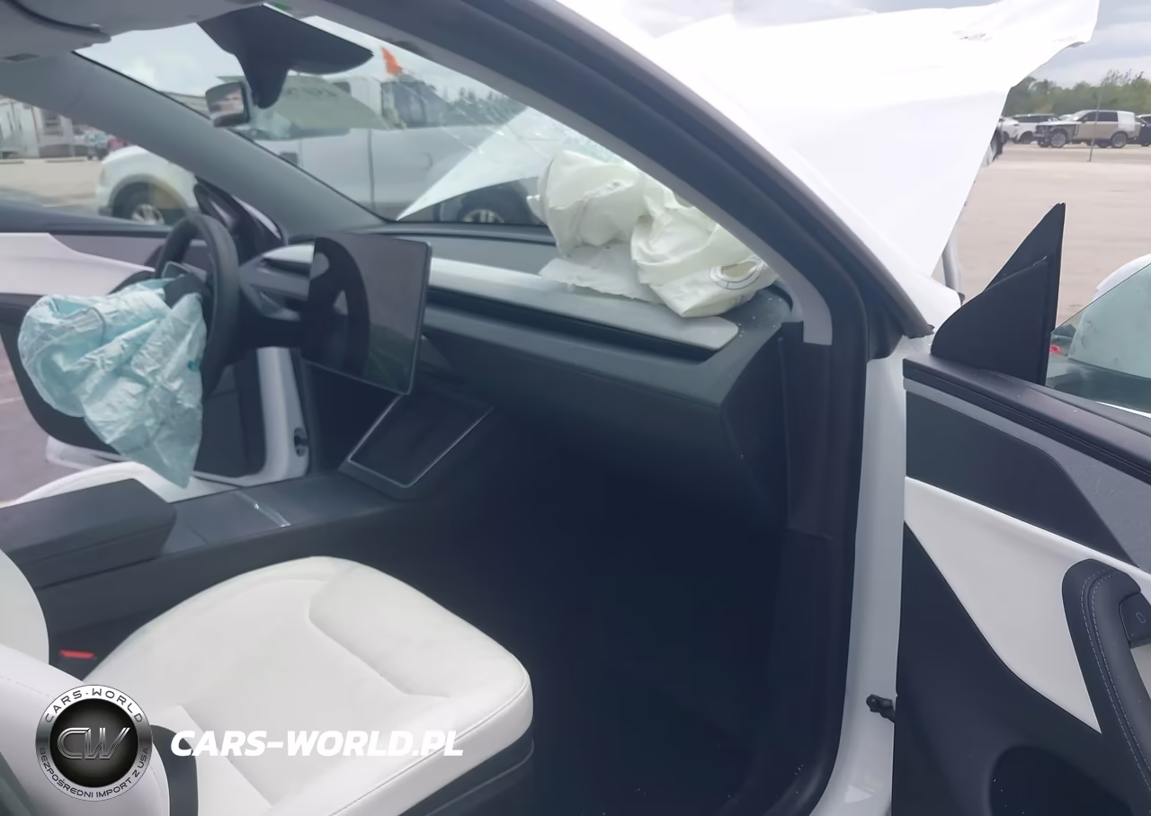 2026 Tesla Model Y VIN:7SAYGDED1TA580057 - 5