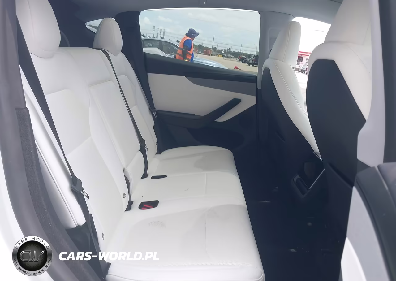 2026 Tesla Model Y VIN:7SAYGDED1TA580057 - 8