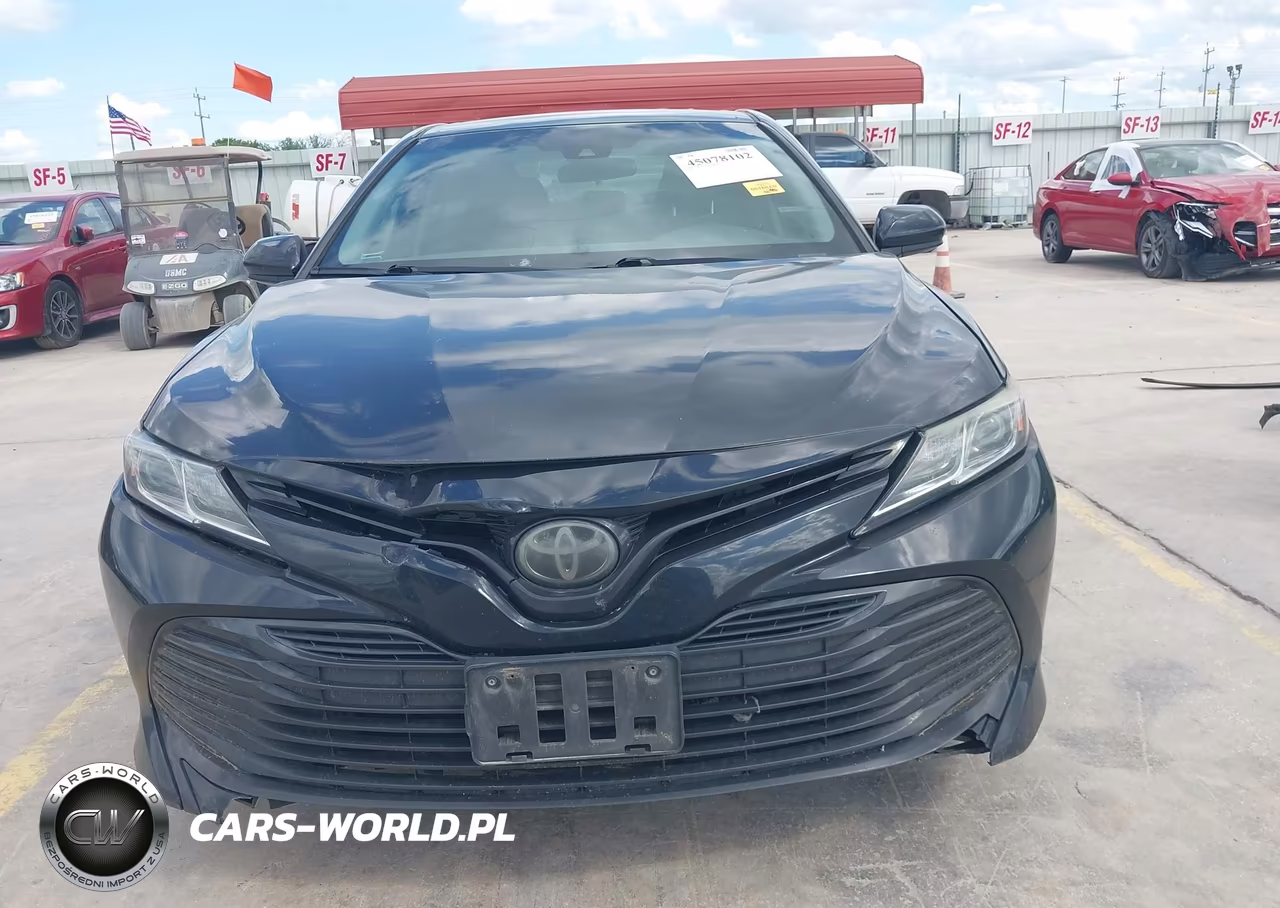 2018 Toyota Camry Le VIN:4T1B11HK2JU588541 - 12
