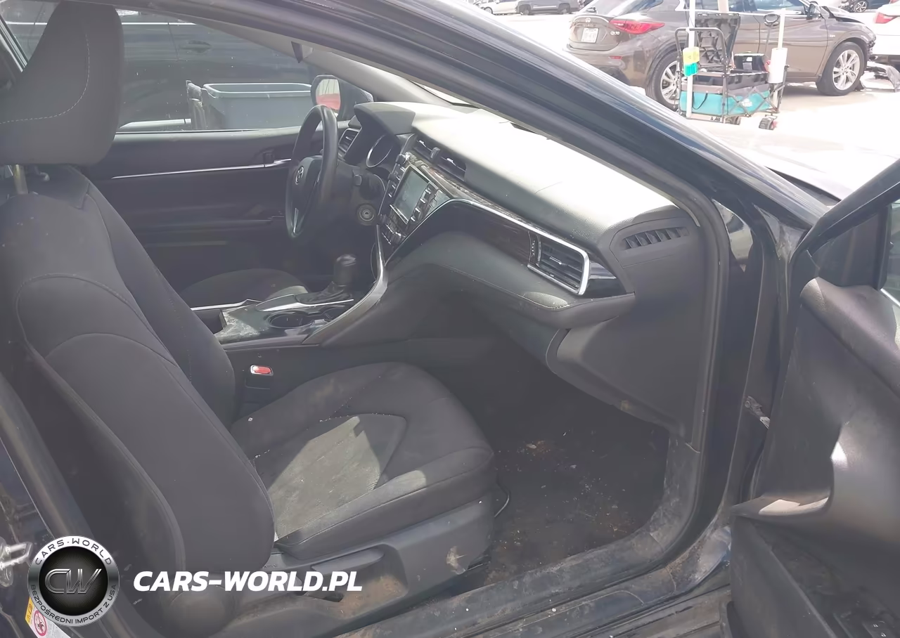 2018 Toyota Camry Le VIN:4T1B11HK2JU588541 - 5