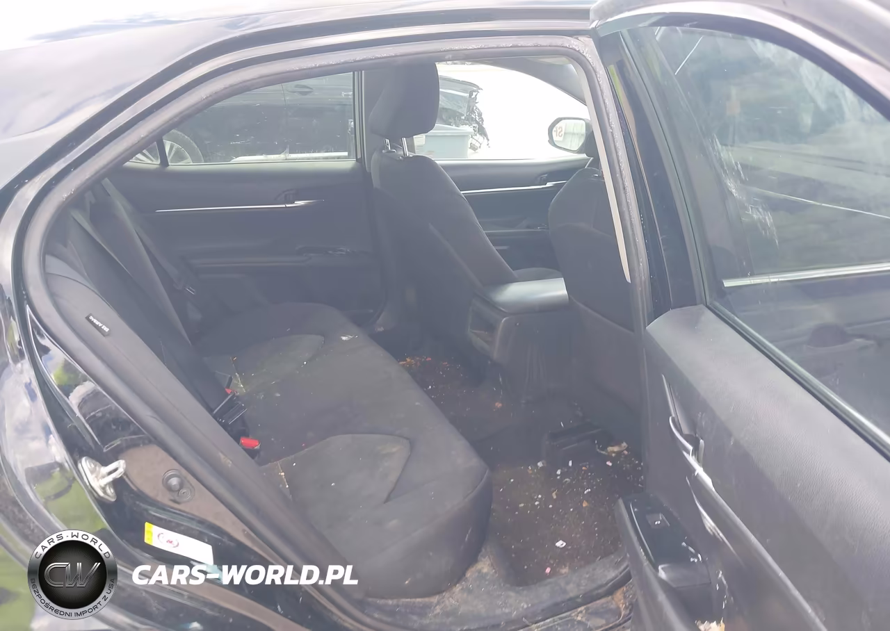 2018 Toyota Camry Le VIN:4T1B11HK2JU588541 - 8