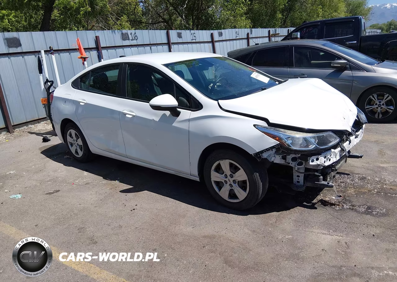 2016 Chevrolet Cruze Ls Auto – zdjęcie 1 z 17