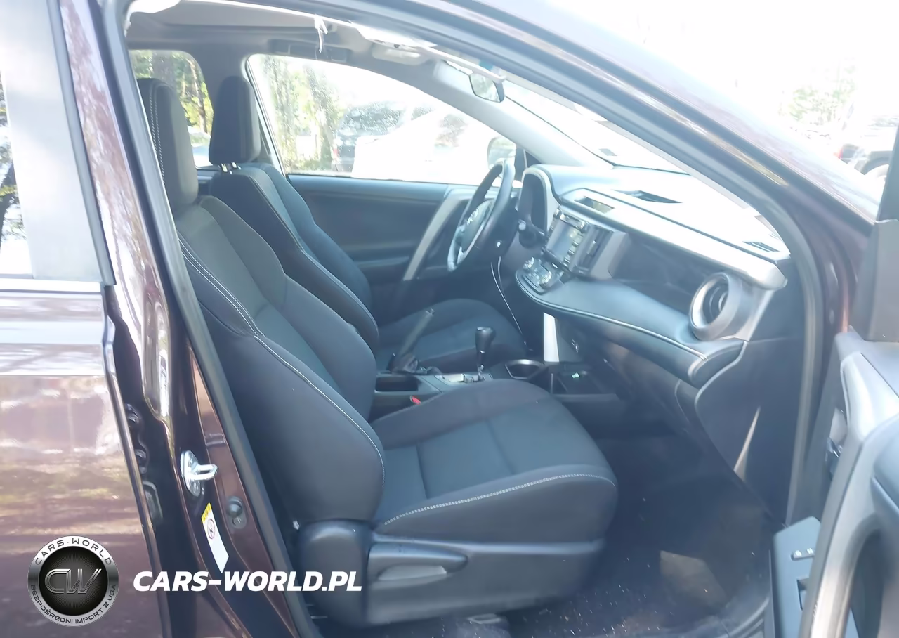 2018 Toyota Rav4 Xle VIN:2T3RFREV1JW774575 - 5