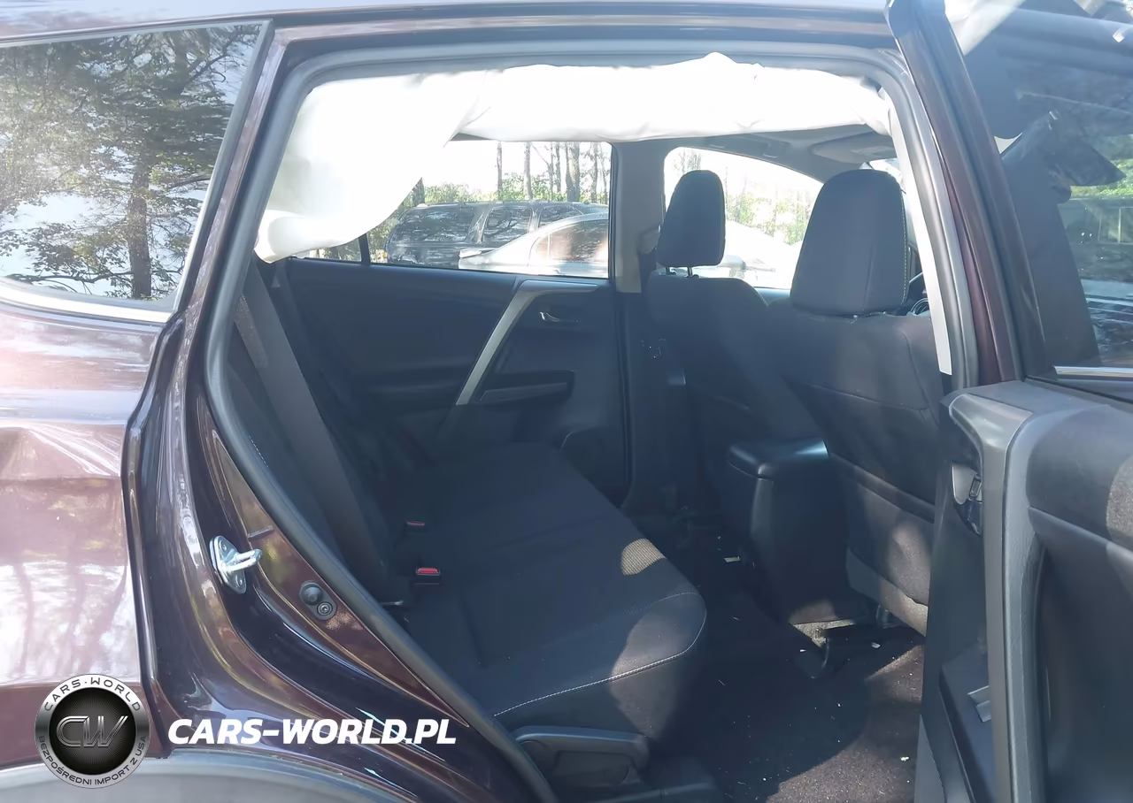 2018 Toyota Rav4 Xle VIN:2T3RFREV1JW774575 - 8