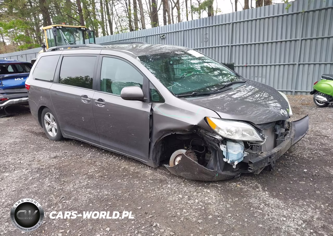 2015 Toyota Sienna Le 7 Passenger-Le 8 Passenger