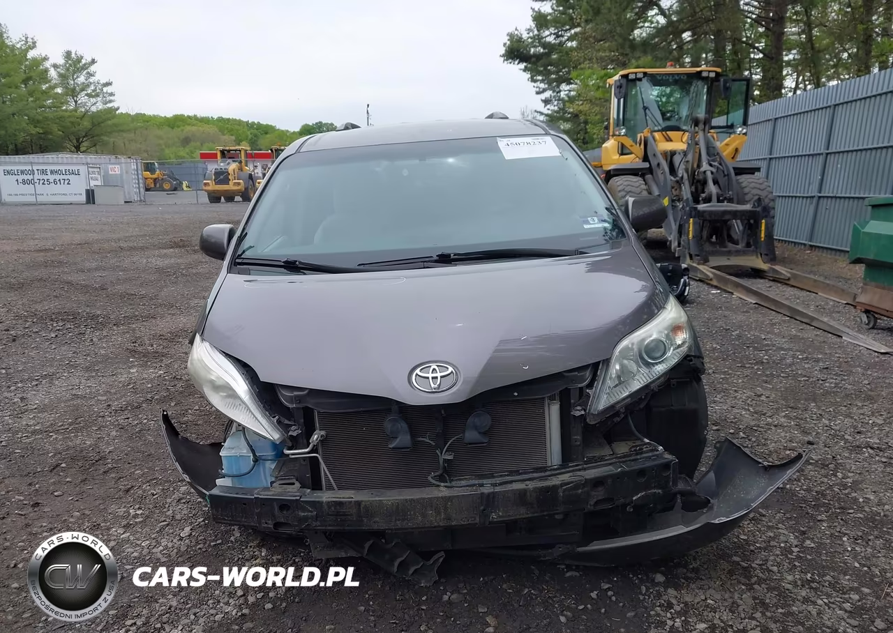 2015 Toyota Sienna Le 7 Passenger-Le 8 Passenger VIN:5TDKK3DC6FS611410 - 12