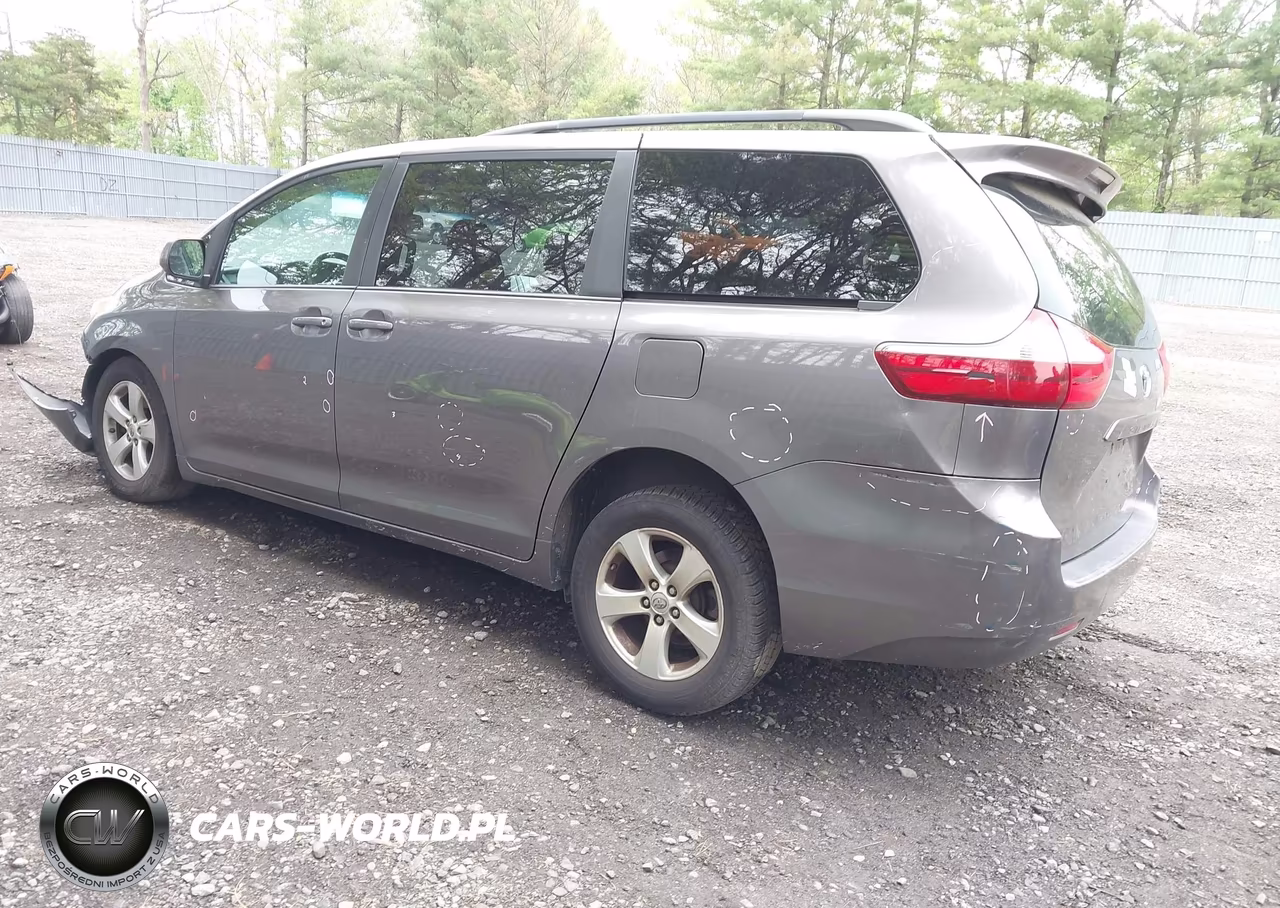 2015 Toyota Sienna Le 7 Passenger-Le 8 Passenger VIN:5TDKK3DC6FS611410 - 3