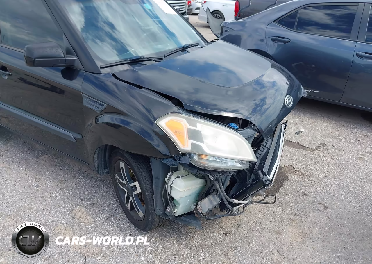 2011 Kia Soul + VIN:KNDJT2A20B7195857 - 13
