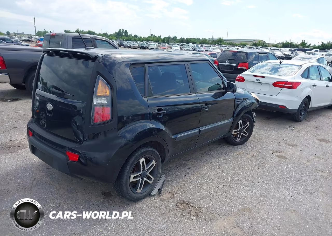 2011 Kia Soul + VIN:KNDJT2A20B7195857 - 4