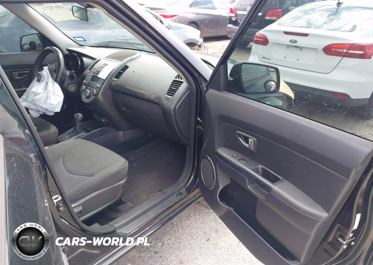 2011 Kia Soul + VIN:KNDJT2A20B7195857 - 5