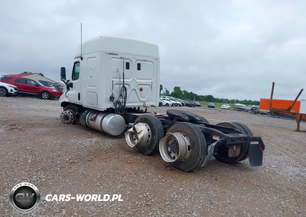 2012 Freightliner Cascadia 125 VIN:1FUJGLDV9CSBN9594 - 3