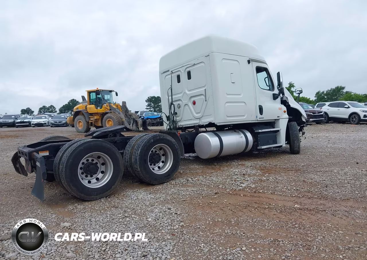 2012 Freightliner Cascadia 125 VIN:1FUJGLDV9CSBN9594 - 4