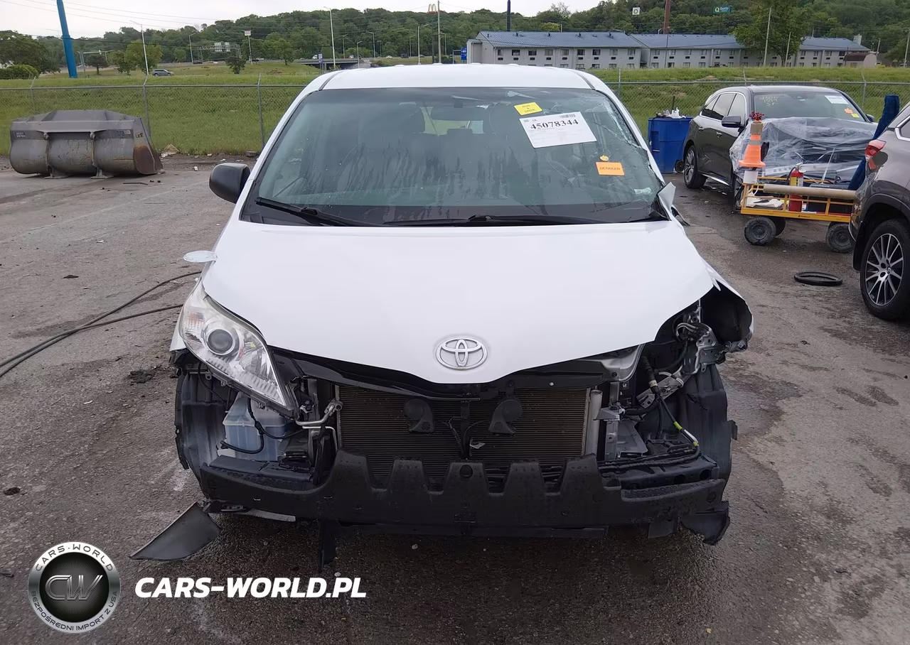 2017 Toyota Sienna L 7 Passenger VIN:5TDZZ3DC6HS844913 - 13