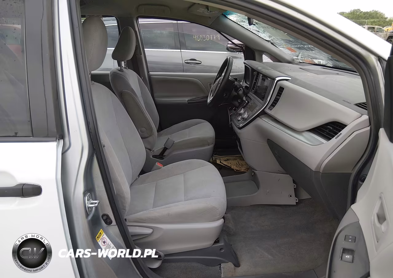 2017 Toyota Sienna L 7 Passenger VIN:5TDZZ3DC6HS844913 - 5