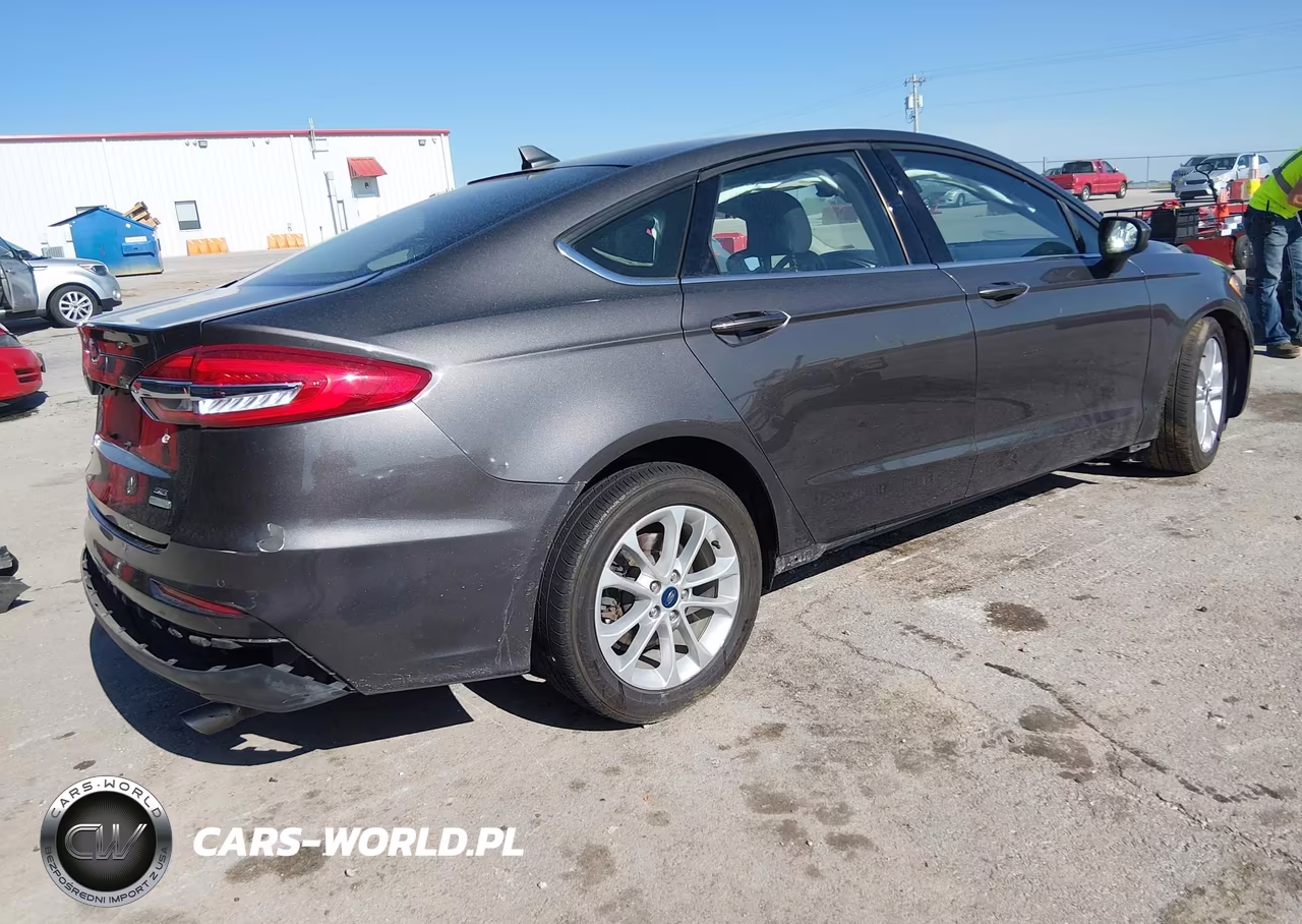 2019 Ford Fusion Se VIN:3FA6P0HD5KR148490 - 4