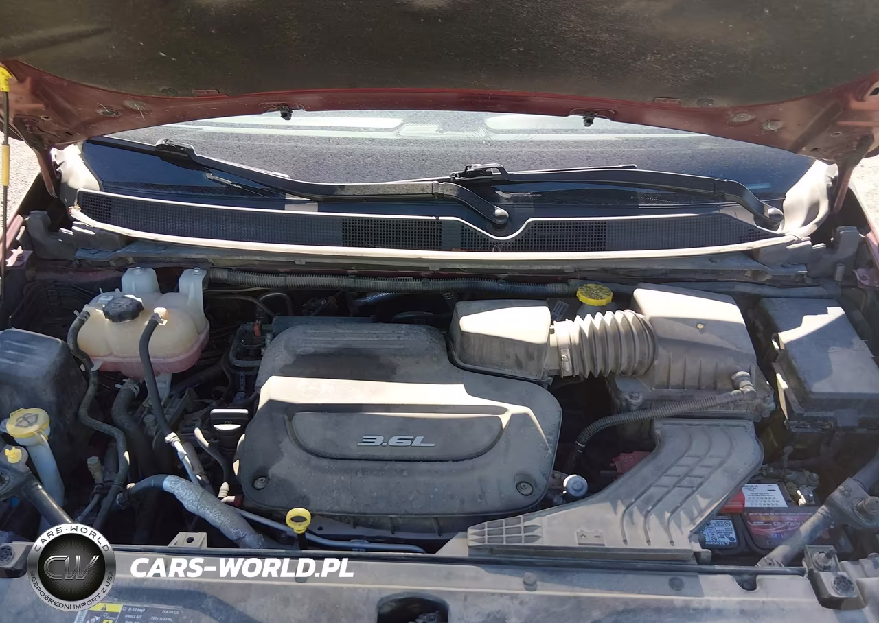2017 Chrysler Pacifica Touring-L Plus VIN:2C4RC1EG8HR810987 - 10