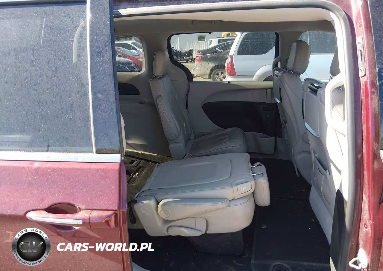 2017 Chrysler Pacifica Touring-L Plus VIN:2C4RC1EG8HR810987 - 8