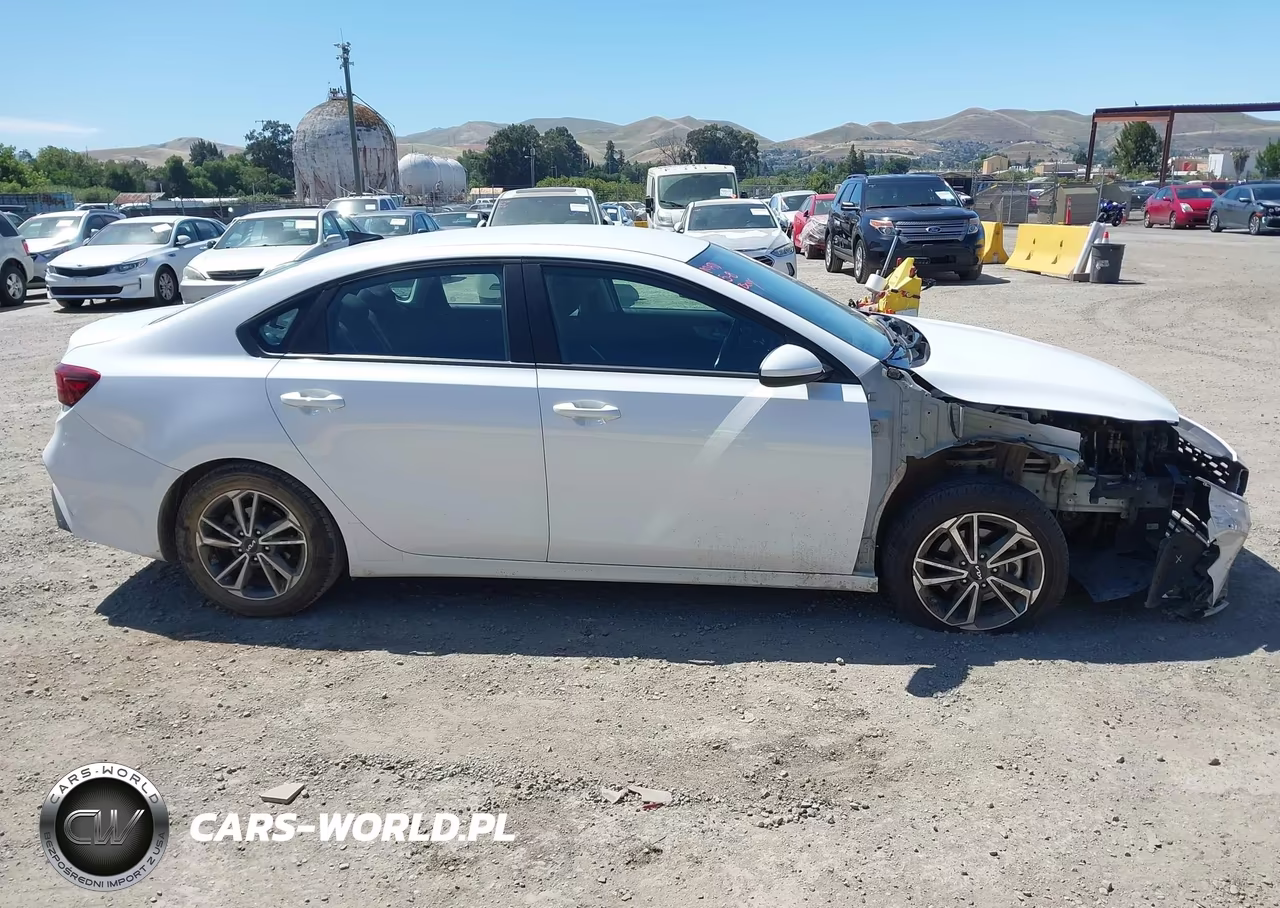 2023 Kia Forte Lxs VIN:3KPF24AD7PE544347 - 14