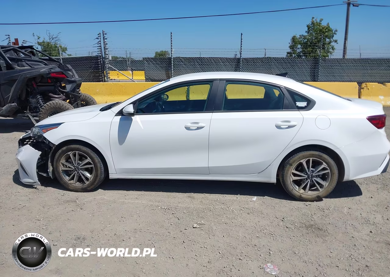 2023 Kia Forte Lxs VIN:3KPF24AD7PE544347 - 15