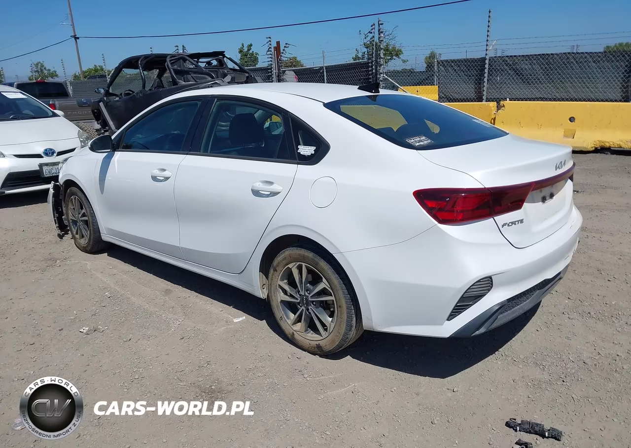 2023 Kia Forte Lxs VIN:3KPF24AD7PE544347 - 3