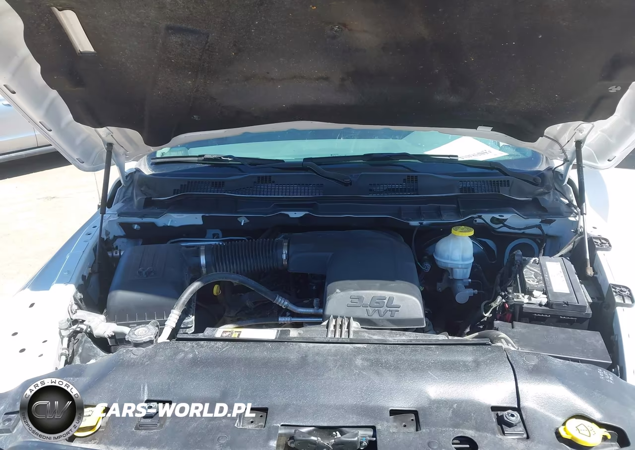 2019 Ram 1500 Classic Tradesman 4X4 6'4 Box VIN:1C6RR7FG7KS636066 - 10