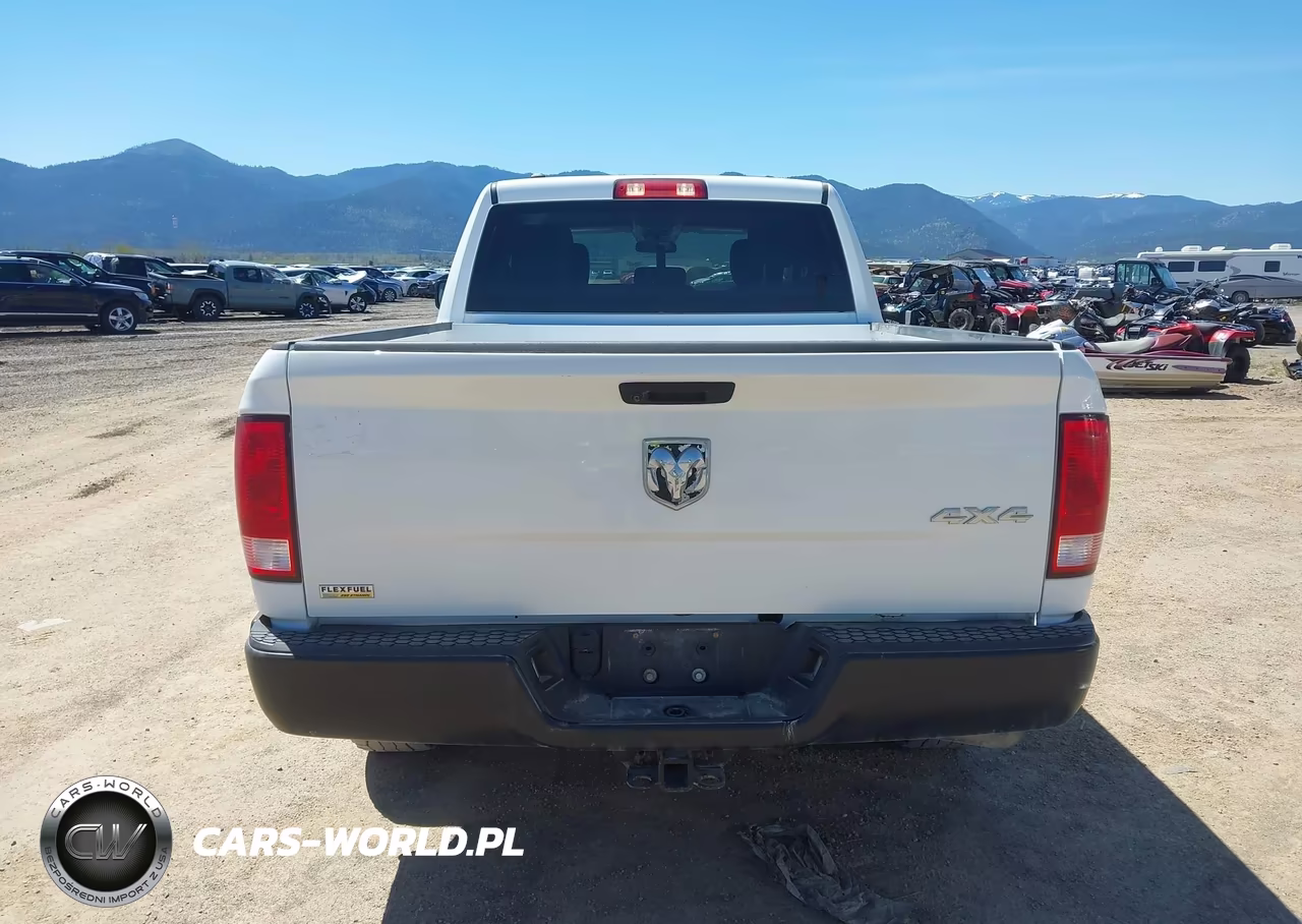2019 Ram 1500 Classic Tradesman 4X4 6'4 Box VIN:1C6RR7FG7KS636066 - 17