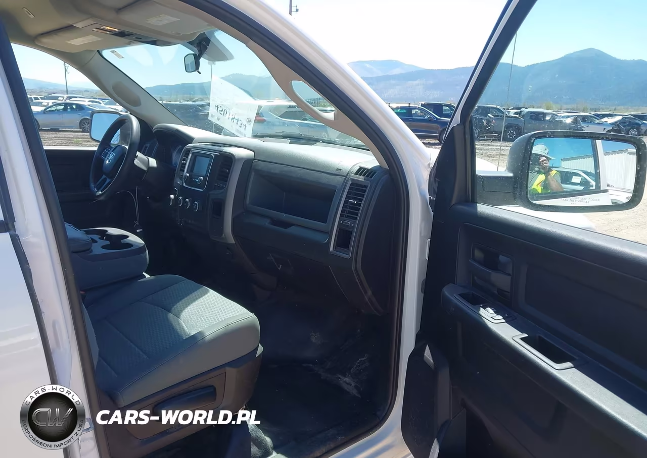 2019 Ram 1500 Classic Tradesman 4X4 6'4 Box VIN:1C6RR7FG7KS636066 - 5