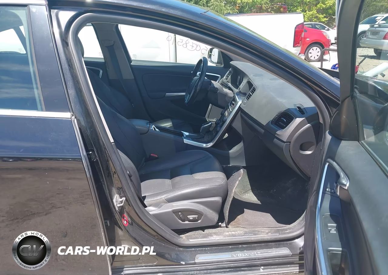 2015 Volvo S60 T5 Premier Plus VIN:YV1612TC8F2307383 - 5