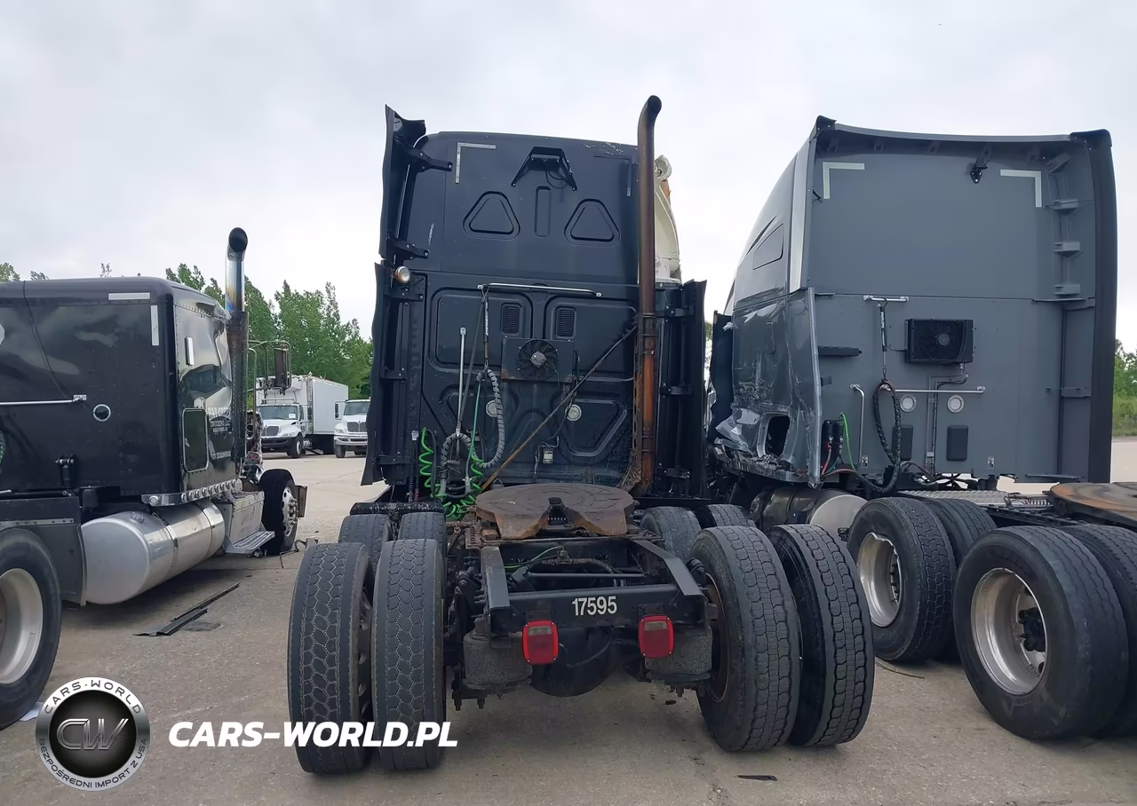 2016 Freightliner Cascadia 125 VIN:3AKJGLD51GSGX3153 - 18