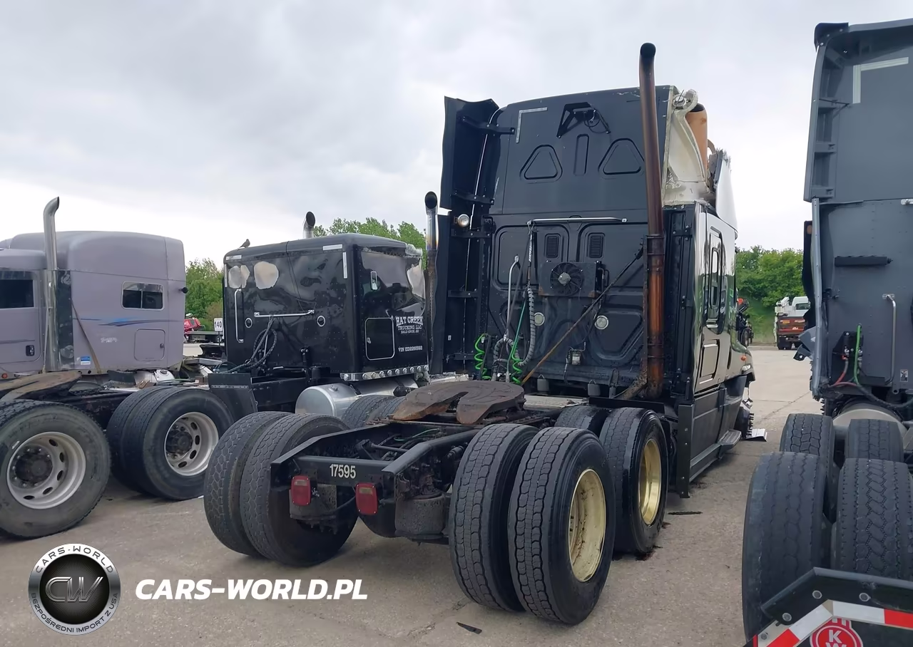 2016 Freightliner Cascadia 125 VIN:3AKJGLD51GSGX3153 - 4