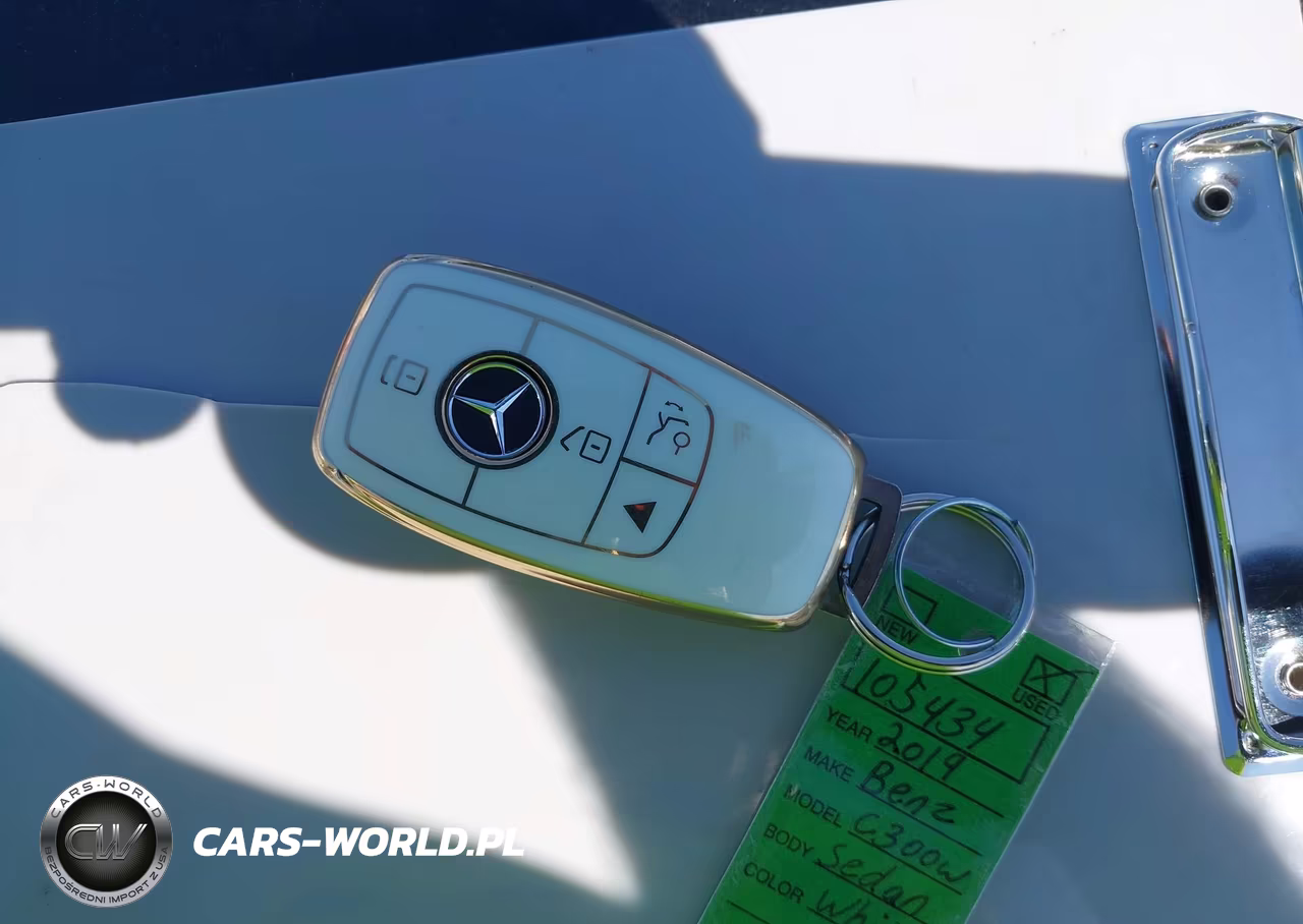 2019 Mercedes-Benz C 300 VIN:55SWF8DB1KU306906 - 11