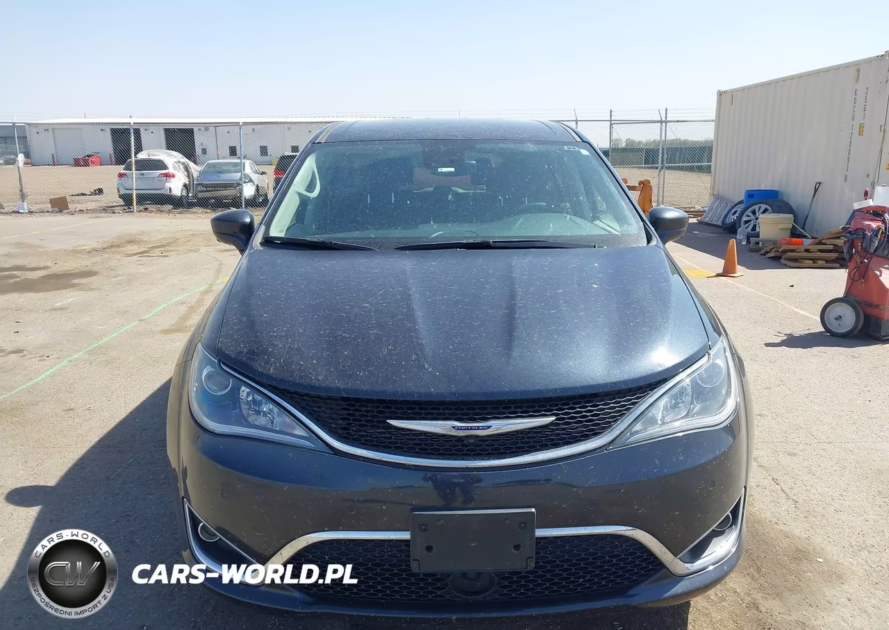 2019 Chrysler Pacifica Touring Plus VIN:2C4RC1FG0KR616900 - 12