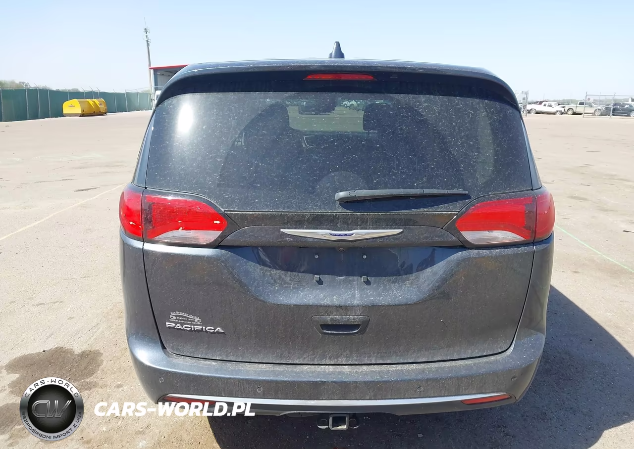 2019 Chrysler Pacifica Touring Plus VIN:2C4RC1FG0KR616900 - 16