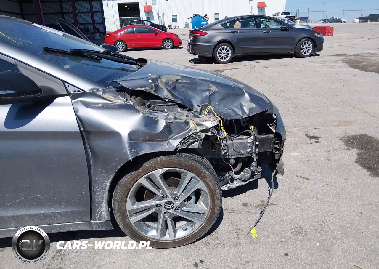 2017 Hyundai Elantra Limited VIN:KMHD84LF6HU174544 - 6