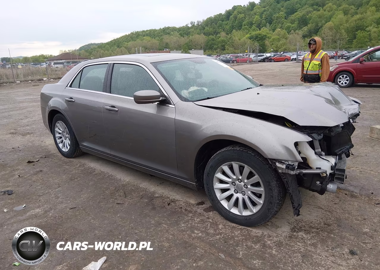 2014 Chrysler 300 – zdjęcie 1 z 17