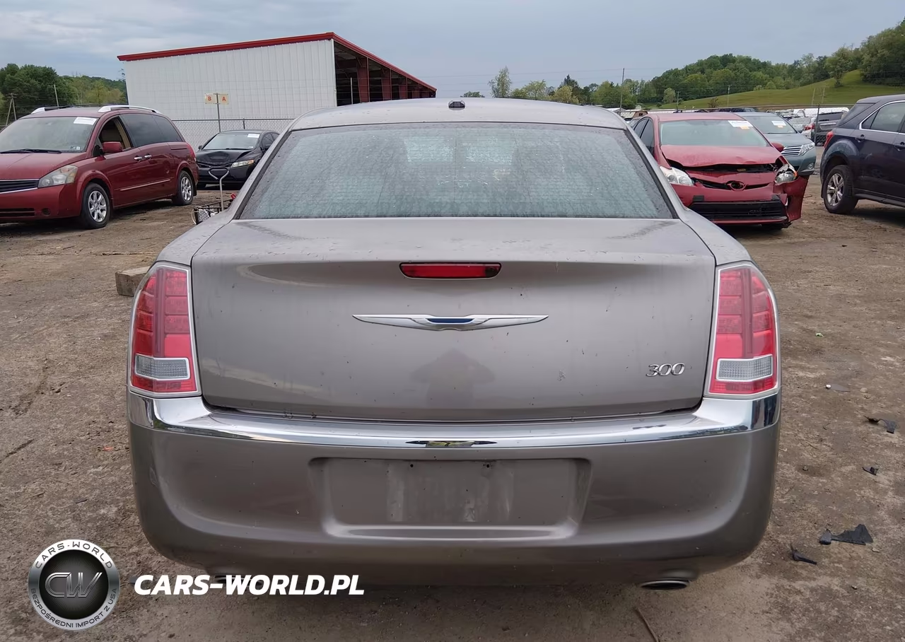 2014 Chrysler 300 VIN:2C3CCAAG8EH228700 - 17