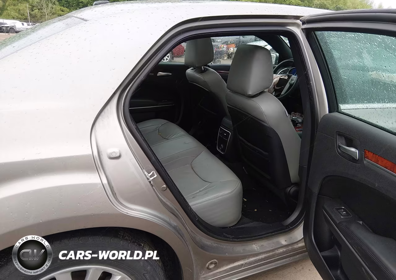2014 Chrysler 300 VIN:2C3CCAAG8EH228700 - 8