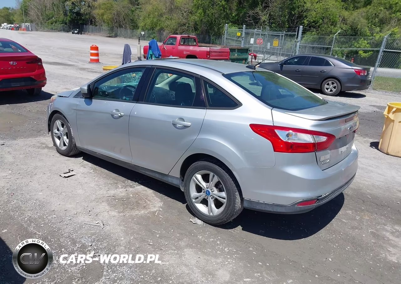 2012 Ford Focus Se VIN:1FAHP3F28CL229642 - 3