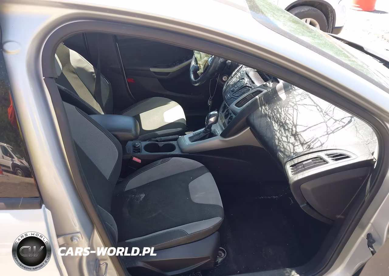 2012 Ford Focus Se VIN:1FAHP3F28CL229642 - 5