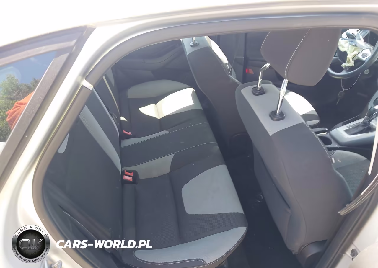 2012 Ford Focus Se VIN:1FAHP3F28CL229642 - 8