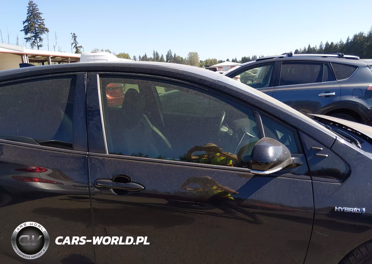 2016 Toyota Prius Three Touring VIN:JTDKARFU9G3002665 - 14