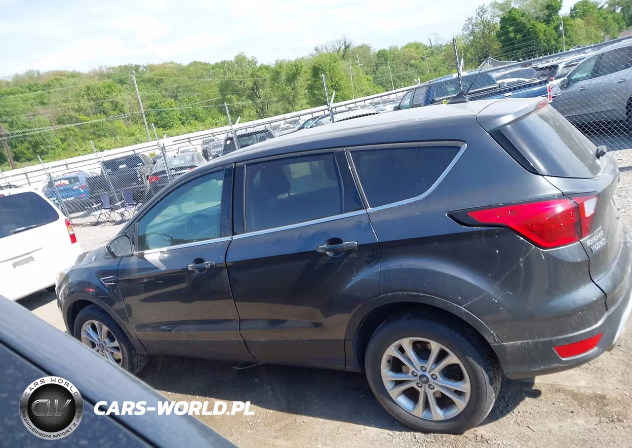 2019 Ford Escape Se VIN:1FMCU9GD7KUB68613 - 14