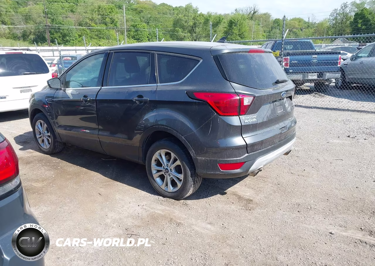 2019 Ford Escape Se VIN:1FMCU9GD7KUB68613 - 3