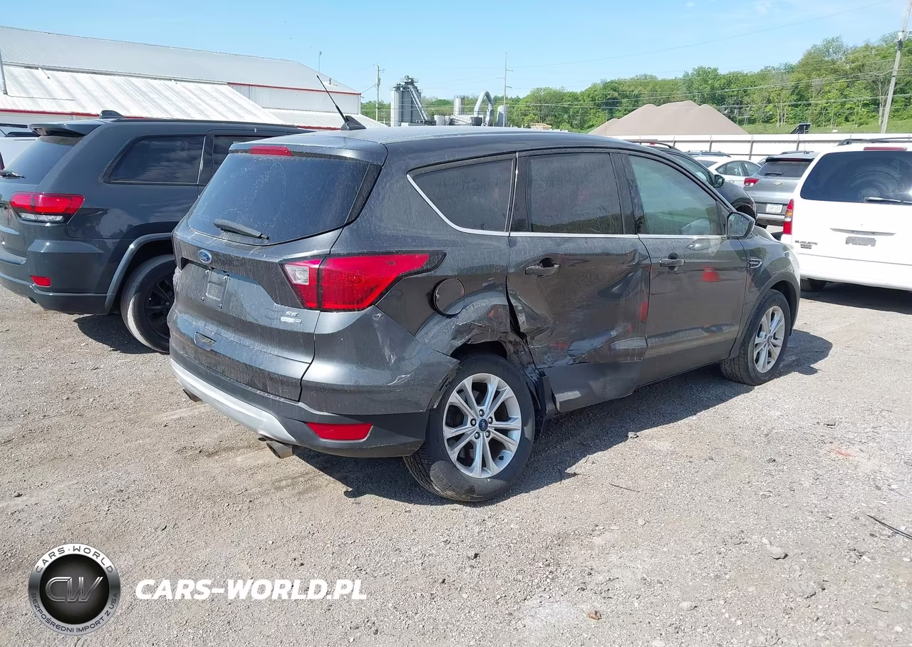 2019 Ford Escape Se VIN:1FMCU9GD7KUB68613 - 4