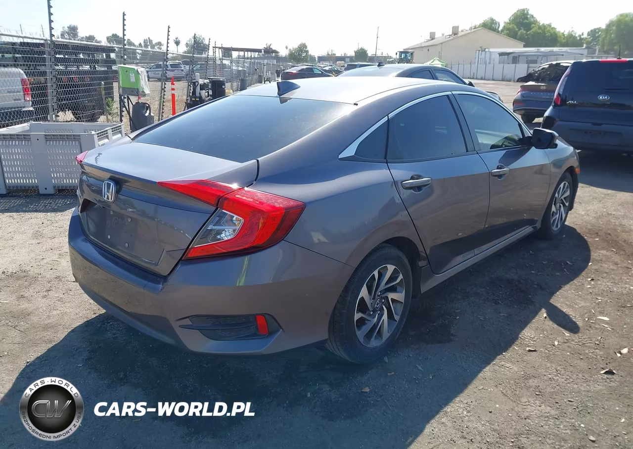 2018 Honda Civic Ex VIN:2HGFC2F74JH578215 - 4